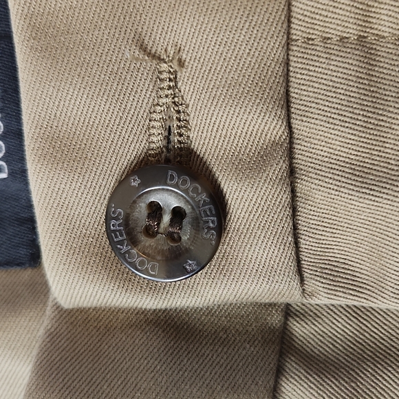 DOCKERS CLASSIC FIT MENS PANTS.     SIZE 38×30 KHAKI COLOR - Picture 10 of 11